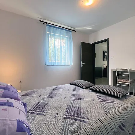 Daire For Families And Couples In Pula, Stinjan