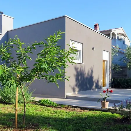 Appartement For Families And Couples In Pula, Stinjan *