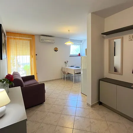 Appartement For Families&couples In Pula, štinjan *
