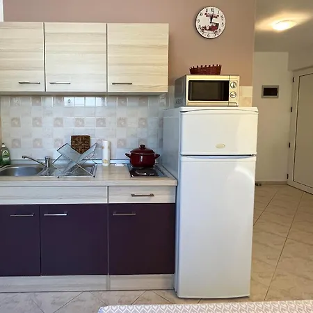 Appartement For Families And Couples In Pula, Stinjan *