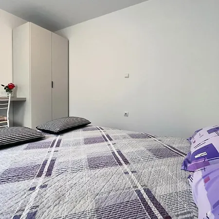 Appartement For Families And Couples In Pula, Stinjan *