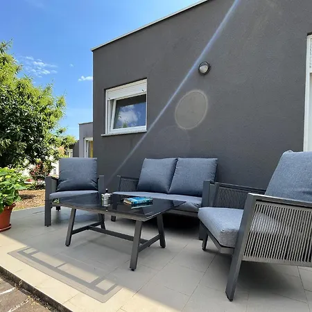 For Families And Couples In Pula, Stinjan Apartmán Pula